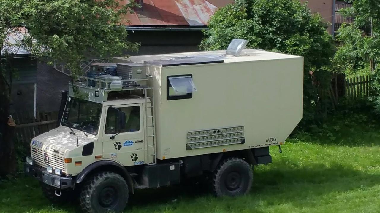 Camping Aviator, Numai Teren, Campare Pentru Rulote Autorulote Personale, Campingul Nu Are Rulote !!! Busteni Exterior photo
