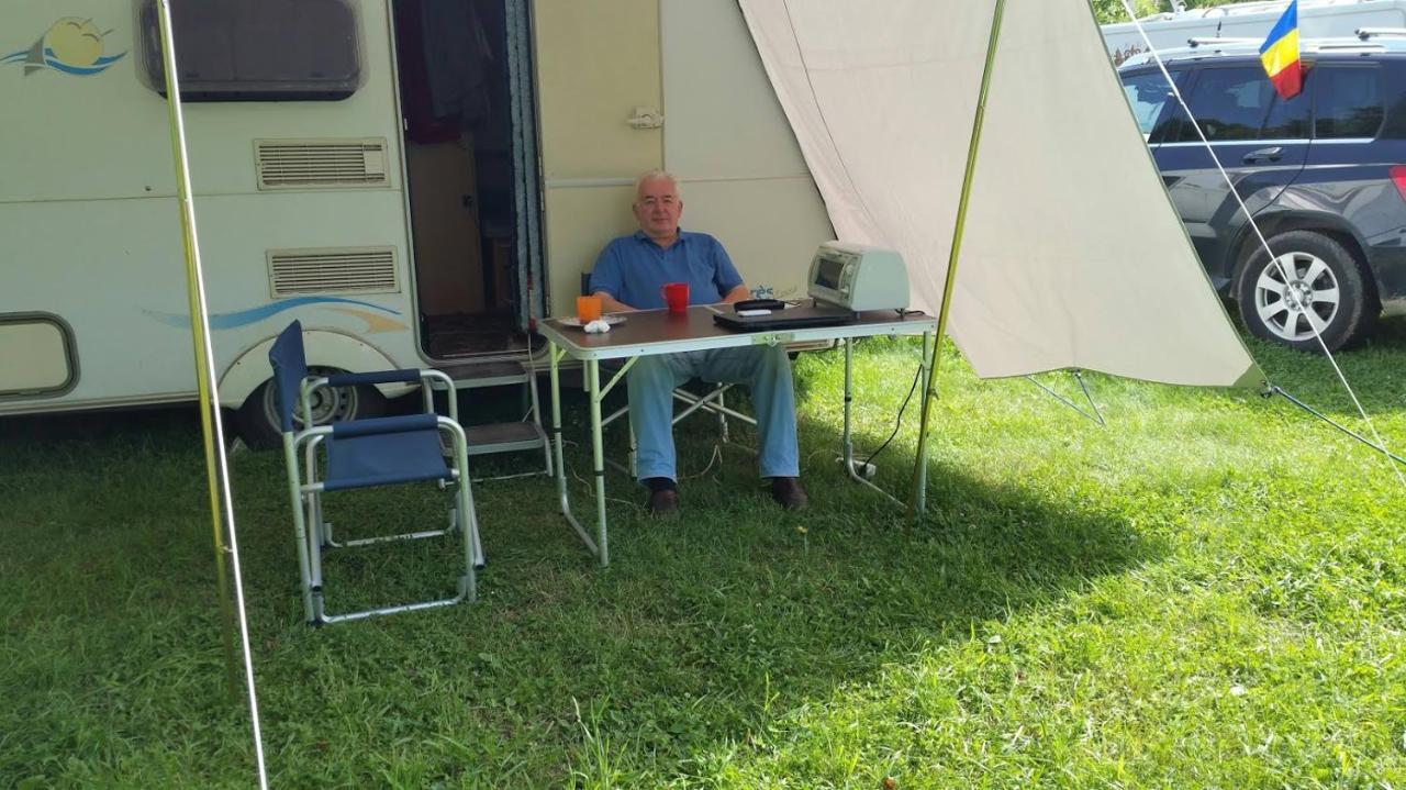 Camping Aviator, Numai Teren, Campare Pentru Rulote Autorulote Personale, Campingul Nu Are Rulote !!! Busteni Exterior photo